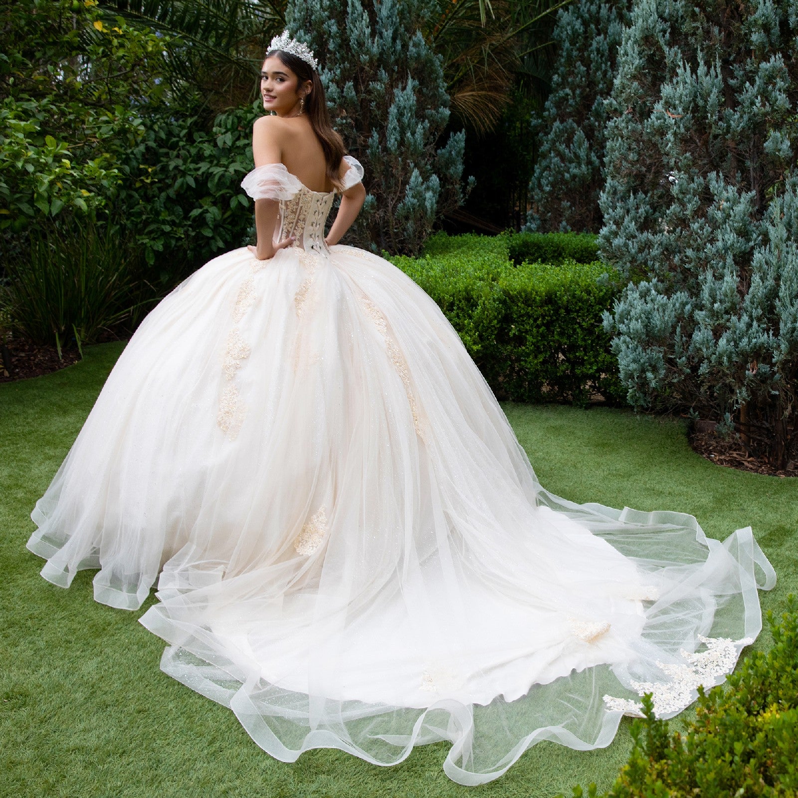 Lace All White Quinceanera Dresses Sheer Bodice Lace Embellished Glittet Mesh Sweetheart Quinceanera Dres Tux-USA Lace All White Quinceanera Dresses Sheer Bodice Lace Embellished Glittet Mesh Sweetheart Quinceanera Dres Tux-USA