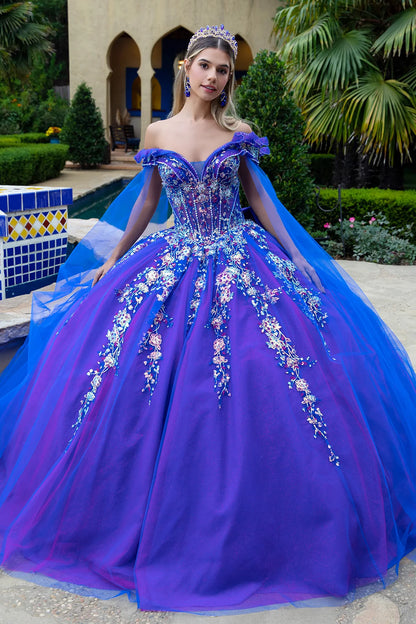 A Sweetheart Neckline And Corseted Bodice, Add In Off-Shoulder Straps