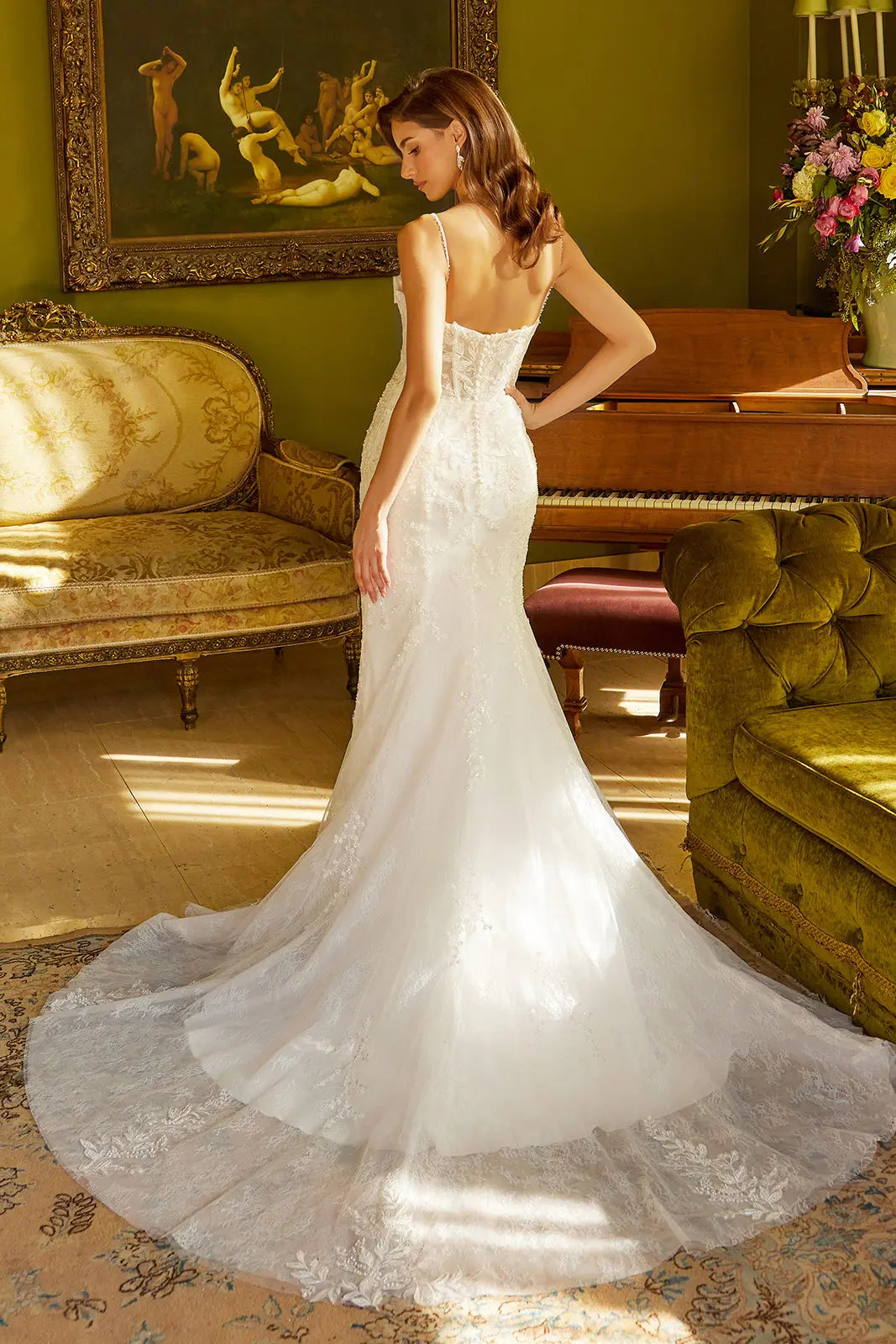 Wedding Dress With Corset, V-Neck And Bodice With Thin Straps, Trumpet Cut
