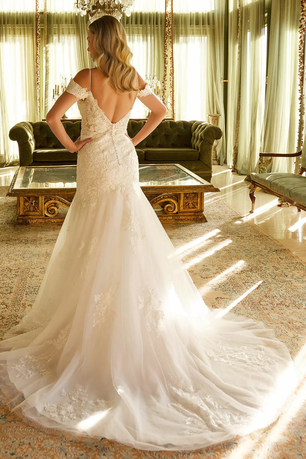 Feel Gorgeous in this Mermaid Silhouette Wedding Dress