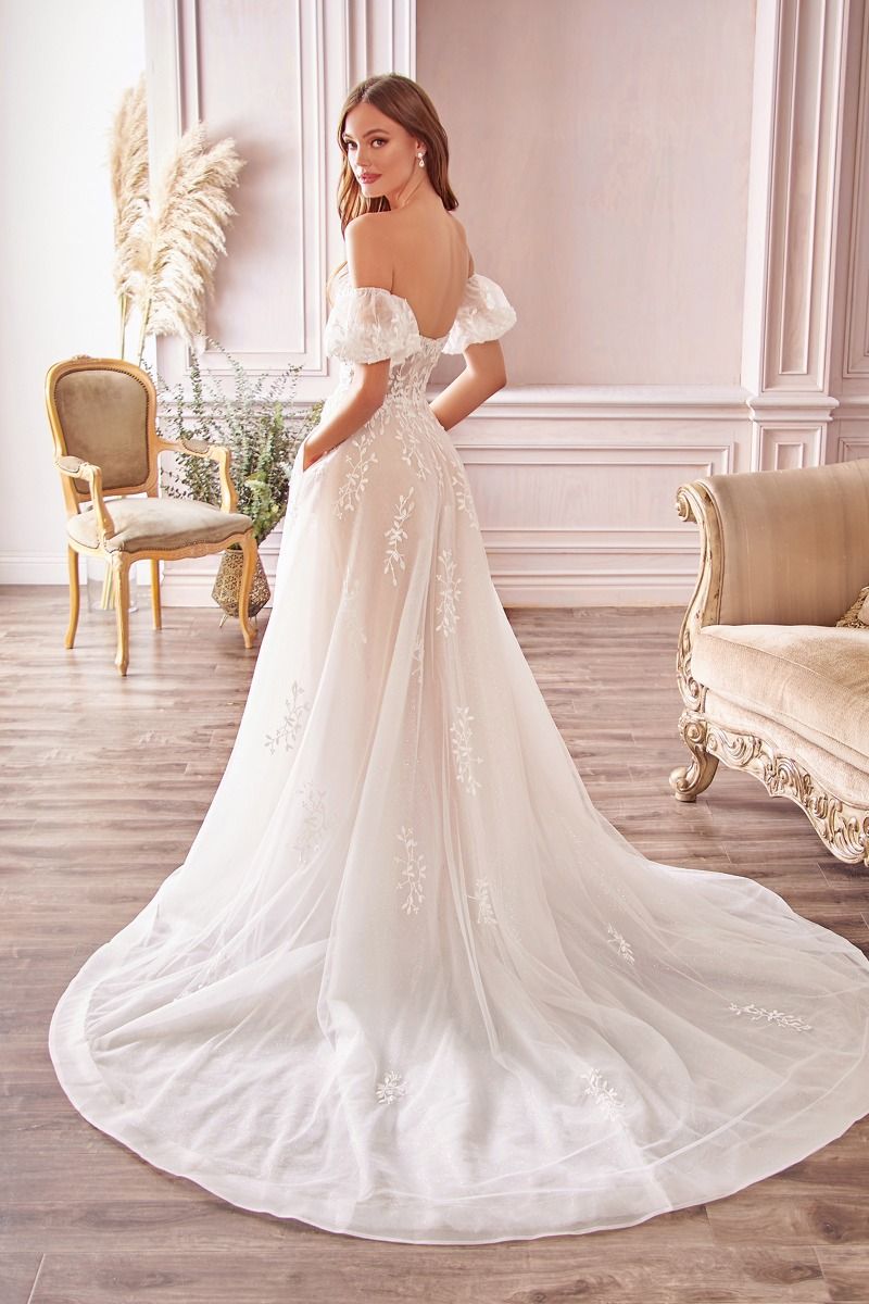 Romantic A-Line Bridal Gown wit Detachable Puff Sleeves.