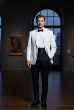 سترة العشاء البيضاء "برينتوود".