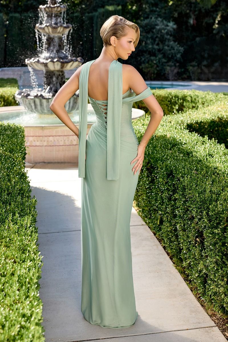 Fitted Gown a Draped Sweetheart Neckline and a Sculpted Pleated Bodice