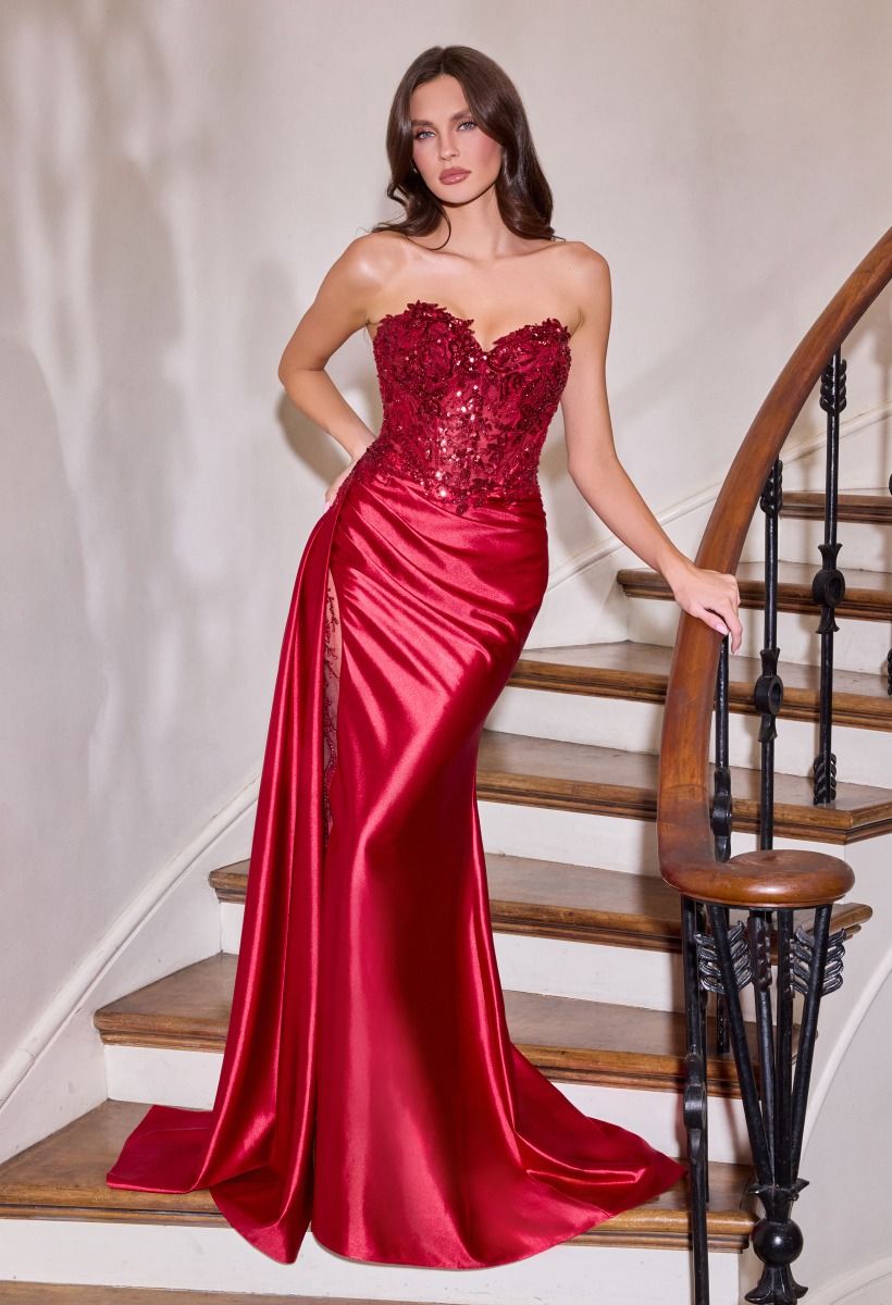 Appliqué On Illusion Sweetheart Neckline