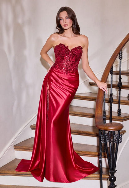 Appliqué On Illusion Sweetheart Neckline
