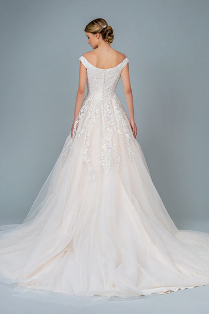Embroidery Embellished Mesh A-Line Wedding Gown w/ Tail