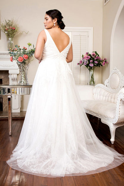 V-Neck Embroidery Mesh Wedding Gown w/ Lace Lining