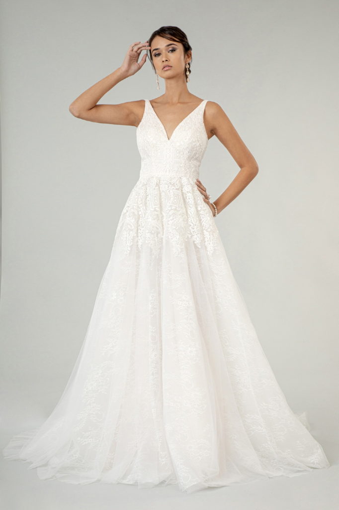 V-Neck Embroidery Mesh Wedding Gown w/ Lace Lining