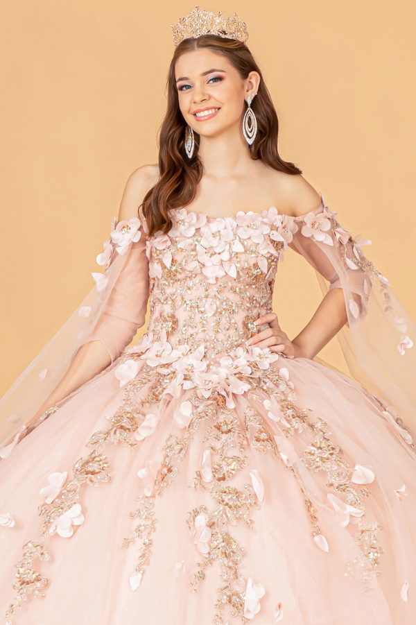 فستان Quinceanera شبكي بدون أكتاف مع ستائر شبكية جانبية على الكتف 