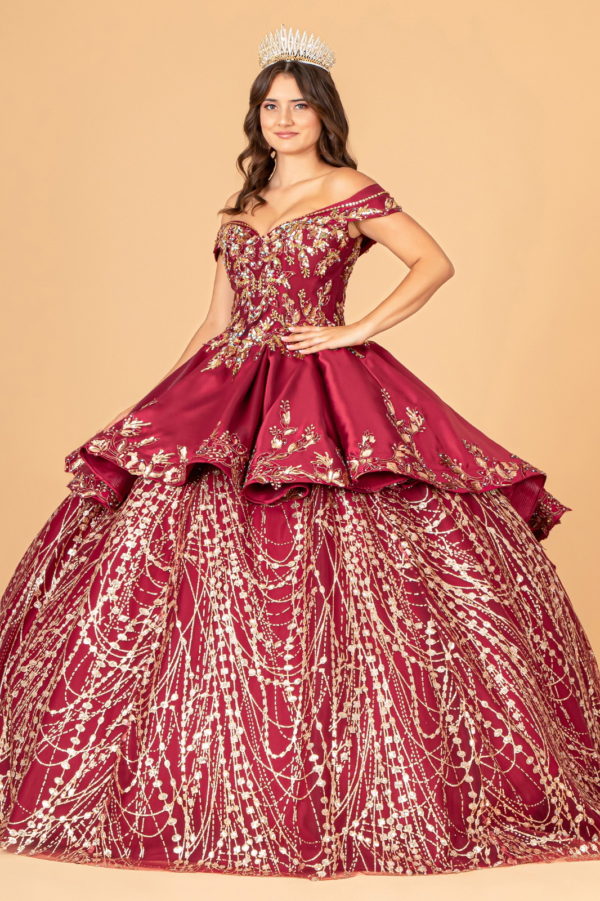 قبالة الكتف ثوب الكرة الساتان Quinceanera مزين بالتطريز الذهب 