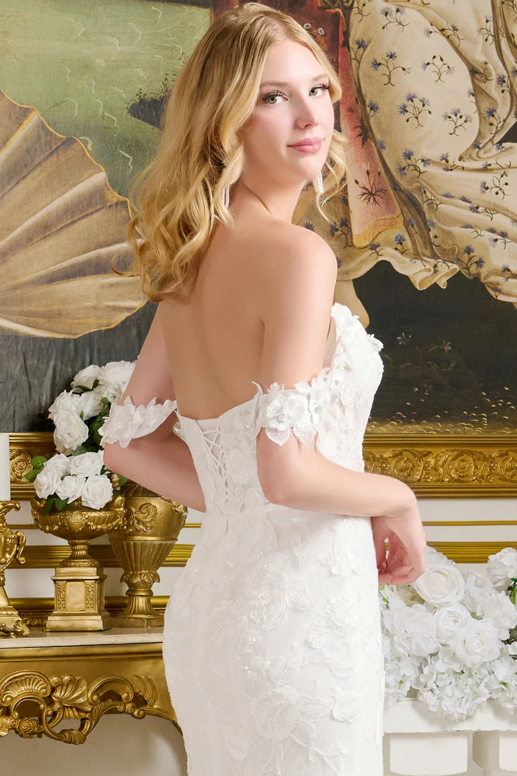 Fitted Wedding Gown V-Neckline And Off-The-Shoulder Straps A Lace-Up Bodice