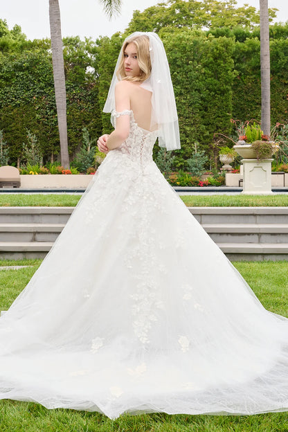 Sweetheart Neckline Corset Basque Waist Ballgown Wedding Dress With Straps And Veil