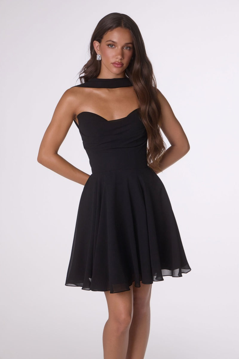 Chic Strapless Chiffon Sweetheart Mini Dress With Corset Bodice & Scarf | Fit & Flare Party Gown