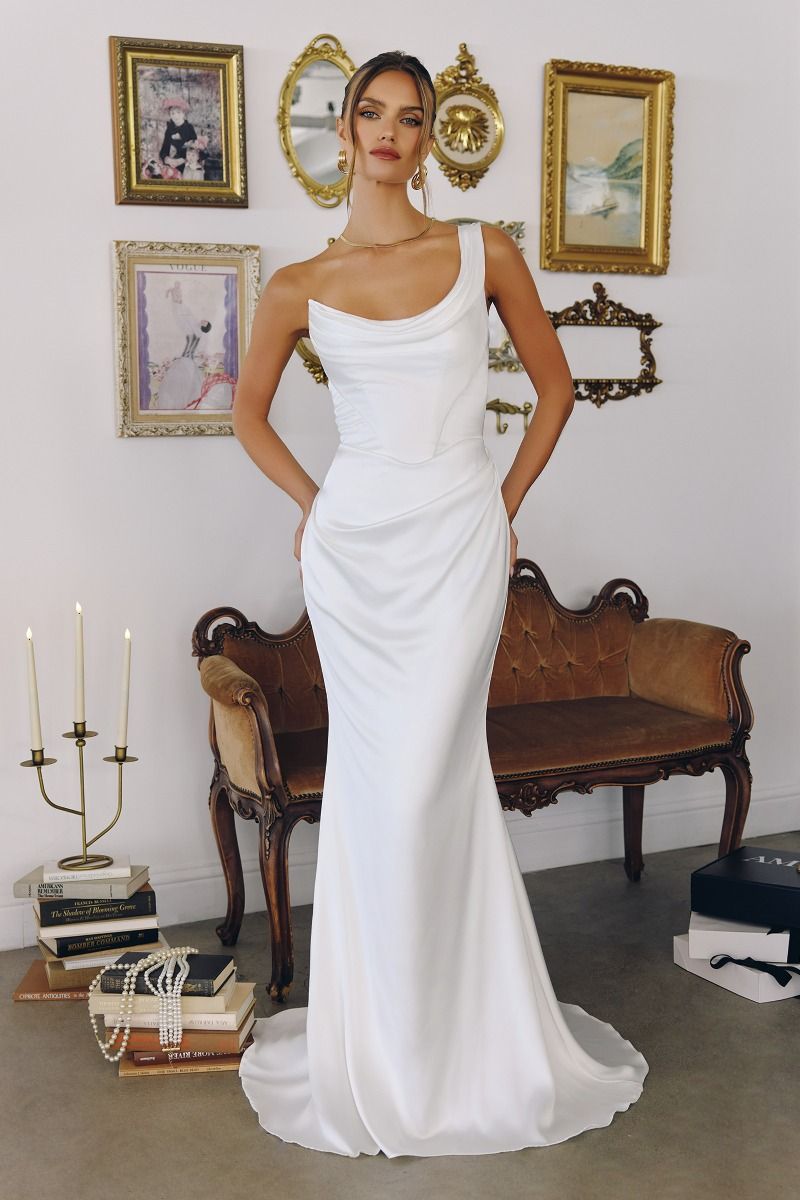 One-Shoulder Stretch Satin Gown Blends Sculpted, Draping