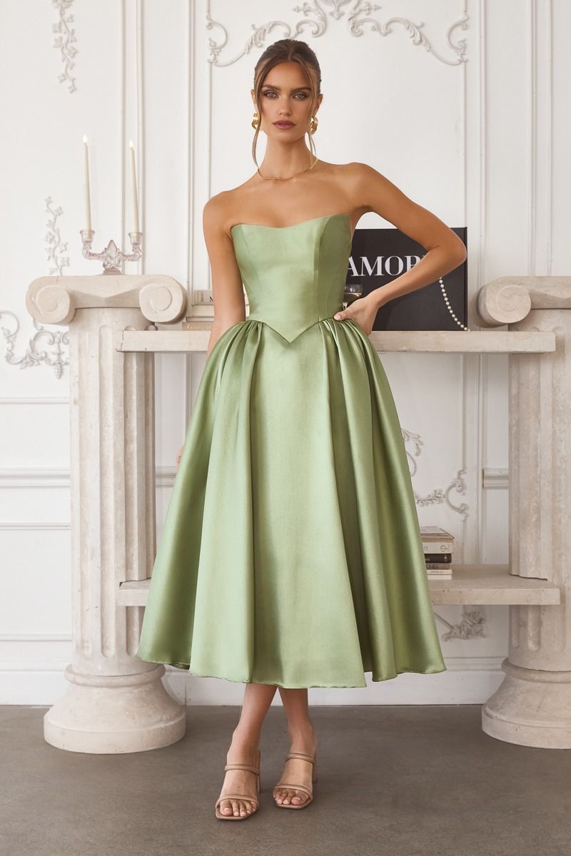 Strapless Mikado Midi Dress with Sculpted Bodice and Voluminous Skirt