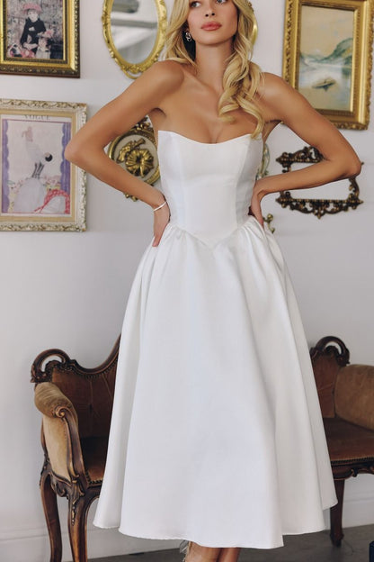 Strapless Silhouette Features a Sculpted Bodice